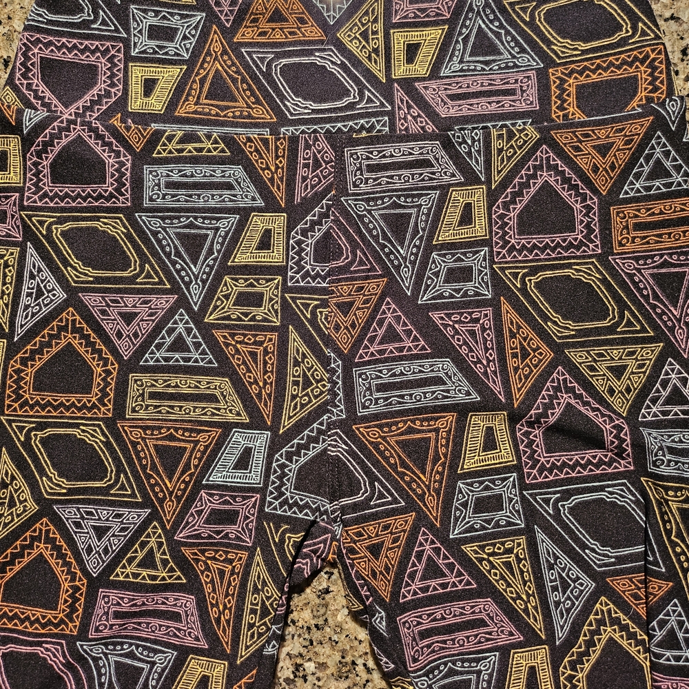 LuLaRoe Gray and Gold Patterned Leggings
